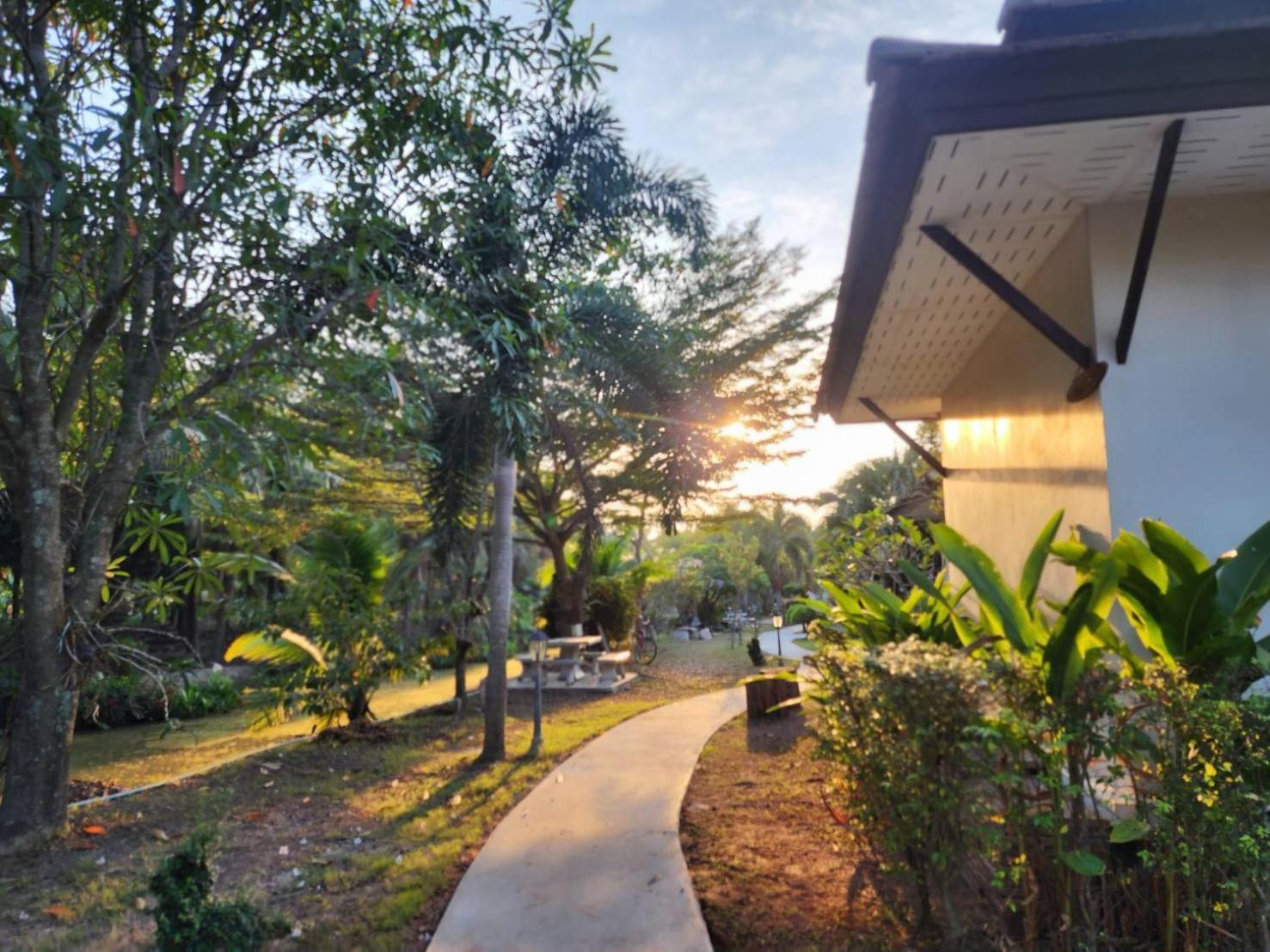 Baan Klong Resort Damnoen Saduak Exterior photo